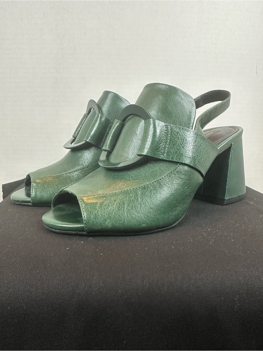 Green Leather Peep-Toe Slingback Block Heels with Buckle Detail, size 5